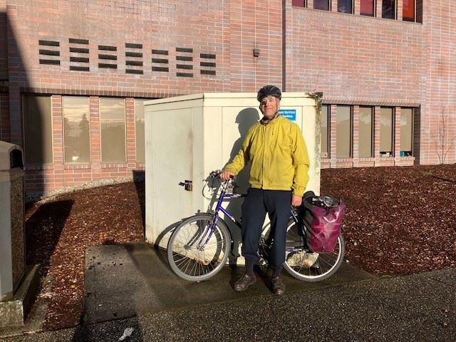 Nigel star commuter on bike